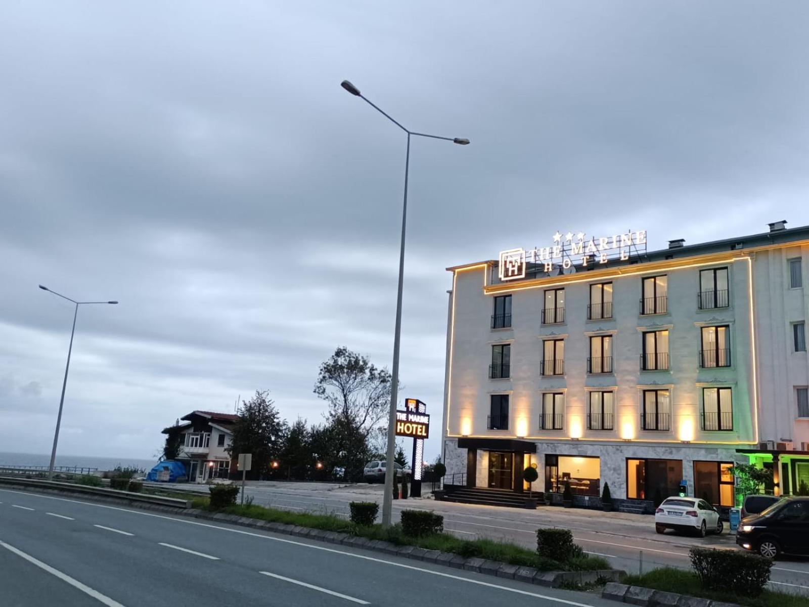 The Marine Hotel ทรับซอน ภายนอก รูปภาพ
