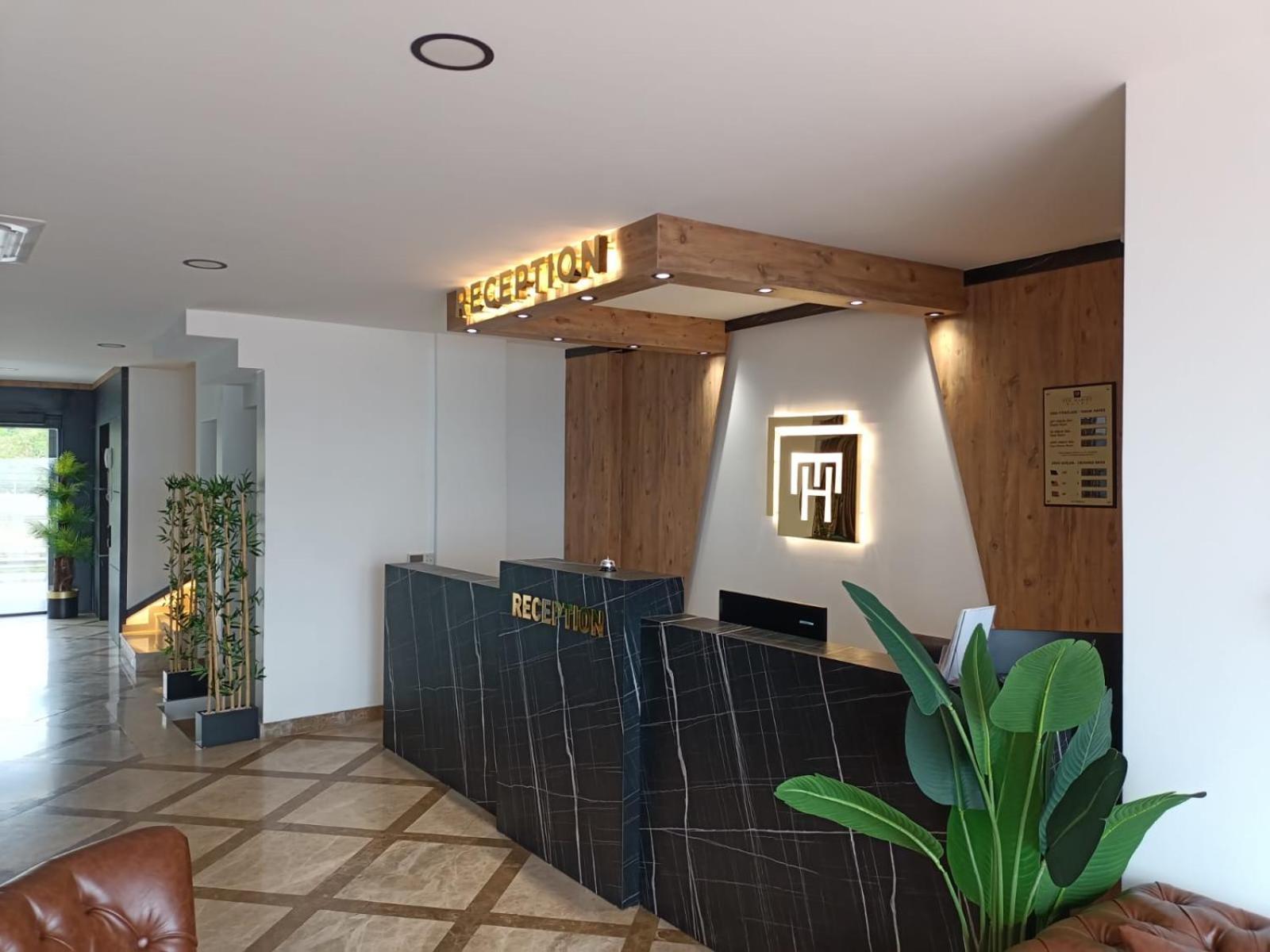 The Marine Hotel ทรับซอน ภายนอก รูปภาพ