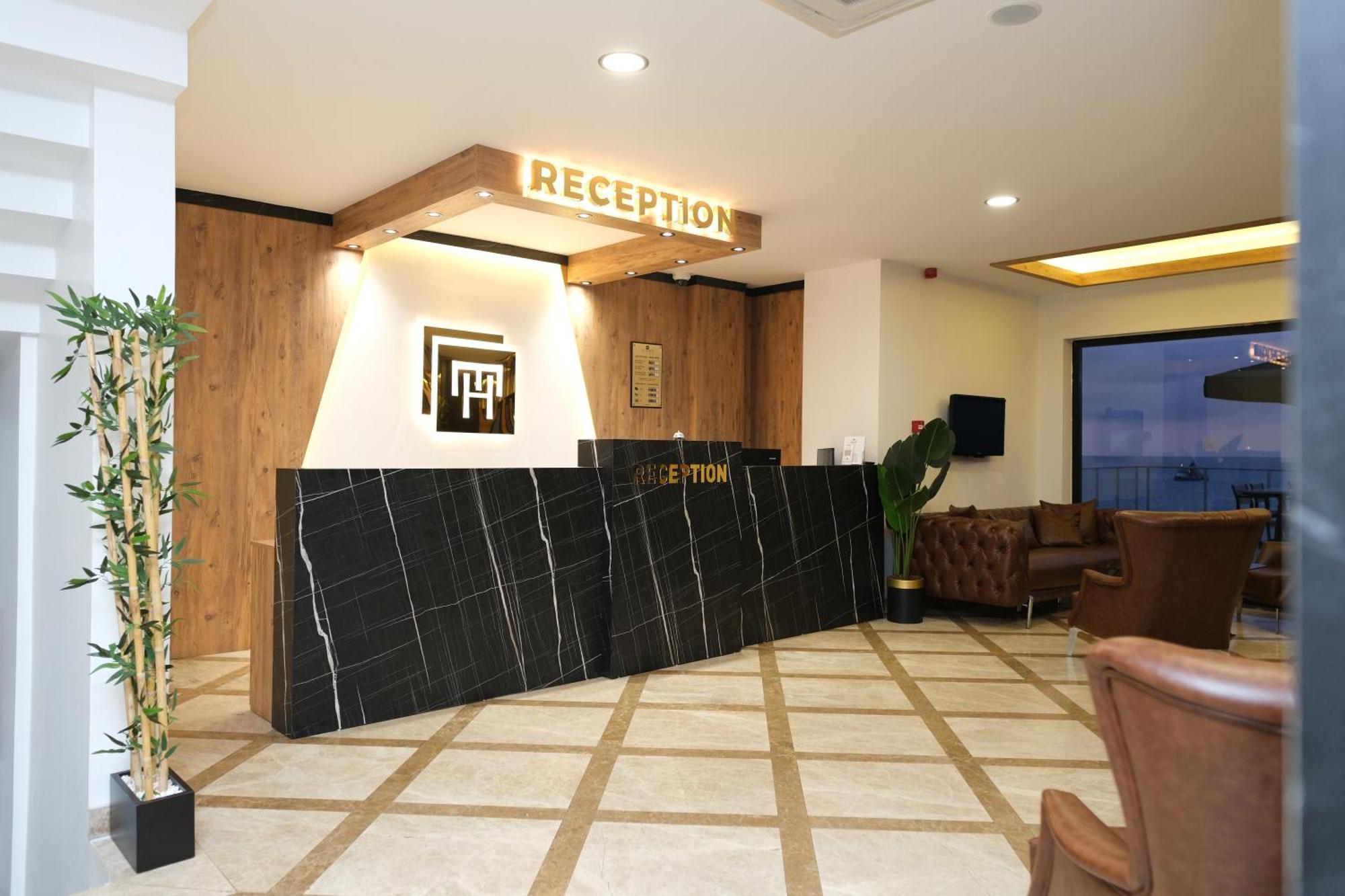 The Marine Hotel ทรับซอน ภายนอก รูปภาพ
