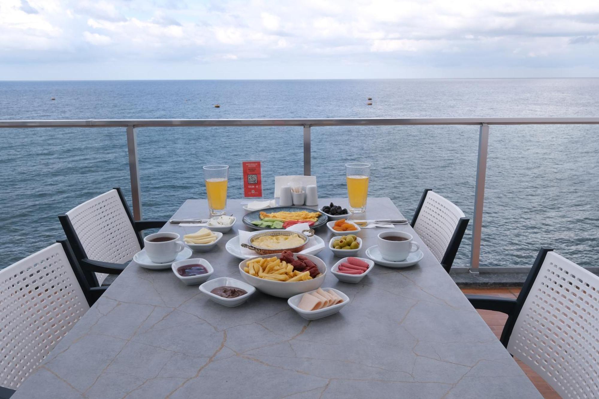 The Marine Hotel ทรับซอน ภายนอก รูปภาพ